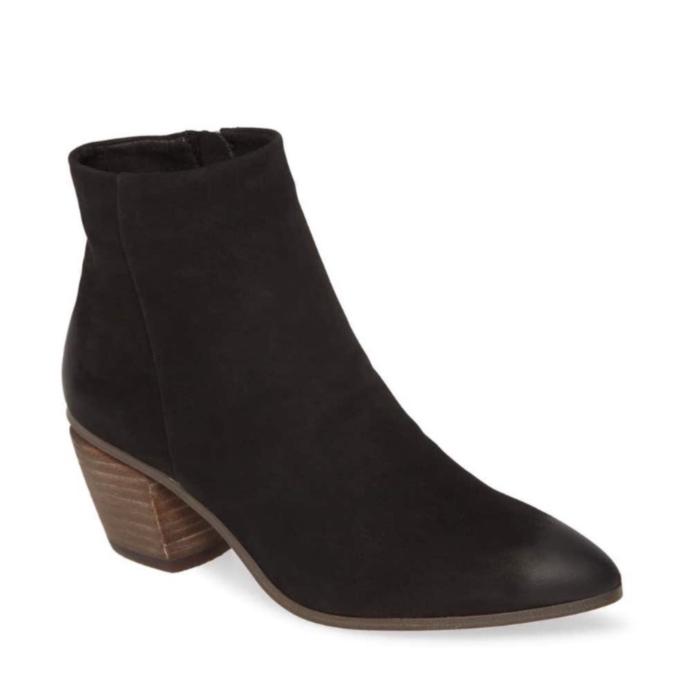 Vince Camino Pointed Toe Western Boot